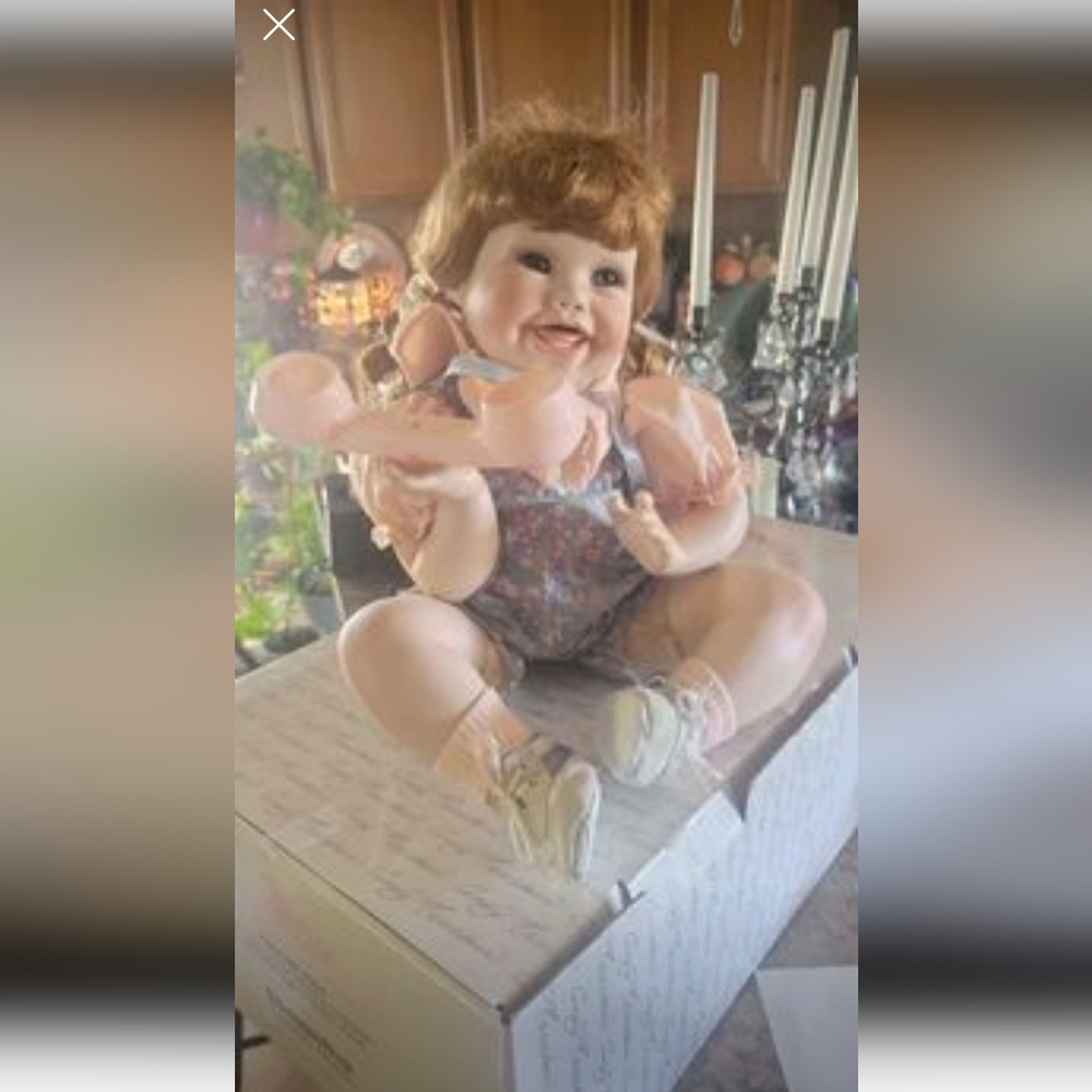 NEW WORLD GALLERY MARSCHNER 18" PORCELAIN SITTING DOLL SAMANTHA RARE SIZE HS825